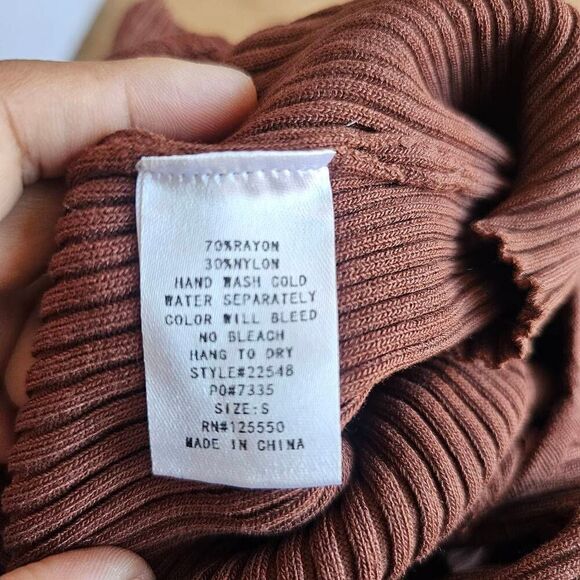 Hera collection womens juniors Sz S brown long sleeve crop top - Picture 7 of 7